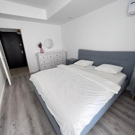 Cosmopolis Bliss: Your Home Away From Home Stefanestii de Jos Exterior foto