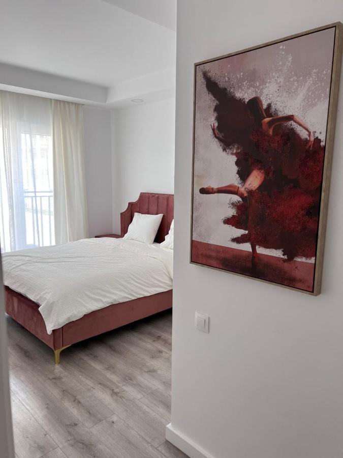 Cosmopolis Bliss: Your Home Away From Home Stefanestii de Jos Exterior foto