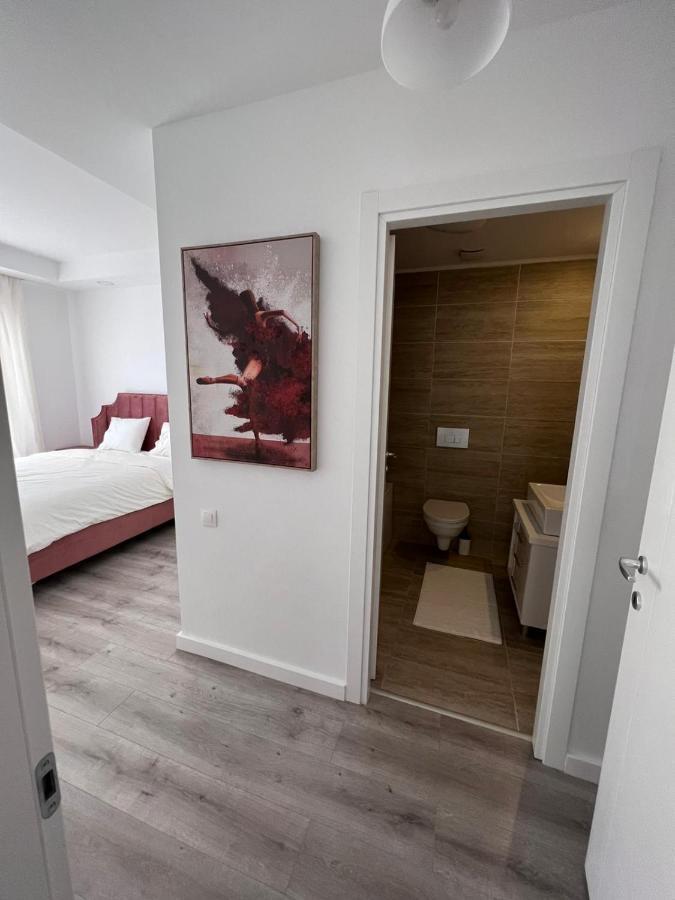 Cosmopolis Bliss: Your Home Away From Home Stefanestii de Jos Exterior foto